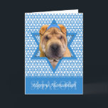 Hanukkah Star of David - Chinese Shar Pei Helgkort<br><div class="desc">Vad skulle kunna göra att säga Lycklig Hanukkah mer roligt än att ha en kinesisk Shar Pei-Hund med en Yamaka omgiven av David-stjärnan. Den här visuella utformningen av helgdag kommer säkert att glädja dina vänner och din familj liksom andra djur älskare. Den här designen finns i över 100 Hundraser. Om...</div>