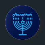 Hanukkiah Lycklig Hanukkah Jewish Helgdag Menorah Knapp<br><div class="desc">Hanukkiah Symbol. Lycklig Hanukkah Party judisk Helgdag Blue Menorah. Judiska Helgdag Chanukkah-Dekorationen med traditionell dekorationssymbol för Chanuka - Navy Blue färg hanukkiah menorah, ljusskygghet med ljus, stjärnan av David och nyblå ljus illustration. Hanukkah Festival of ljus Event Dekoration. Jerusalem, Israel. Tillbehör > Knappar och korrigeringsfiler > Knappar Modern design med...</div>