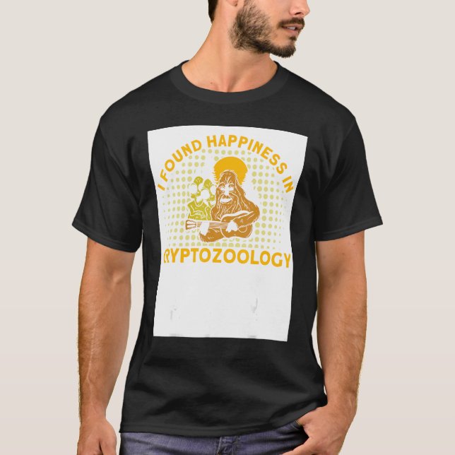 Happiness In Cryptozoology Cryptid Creature T Shirt (Framsida)