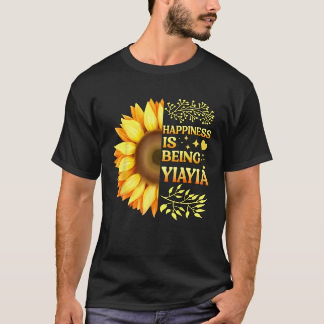 Happiness Is Being Yiayia Grandma To Be Sunflower  T Shirt (Framsida)