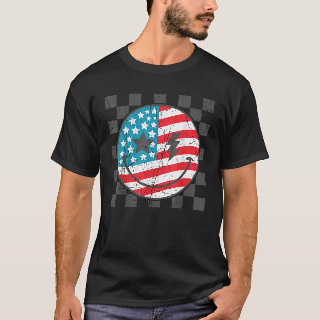 Happy 4th Of July Groovy Smile Face Red White Blue T Shirt (Framsida)