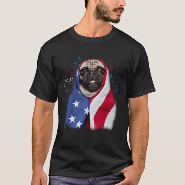 Happy 4th Of July Pug Wearing American Flag Pride T Shirt (Framsida)