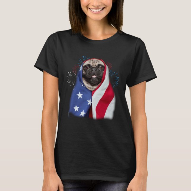 Happy 4th Of July Pug Wearing American Flag Pride T Shirt (Framsida)