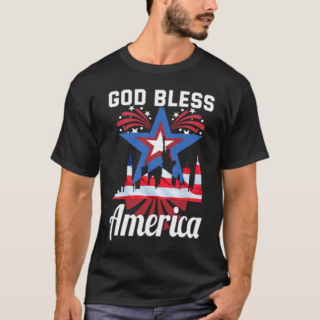 Happy 4th Of July USA saying god bless america T Shirt (Framsida)