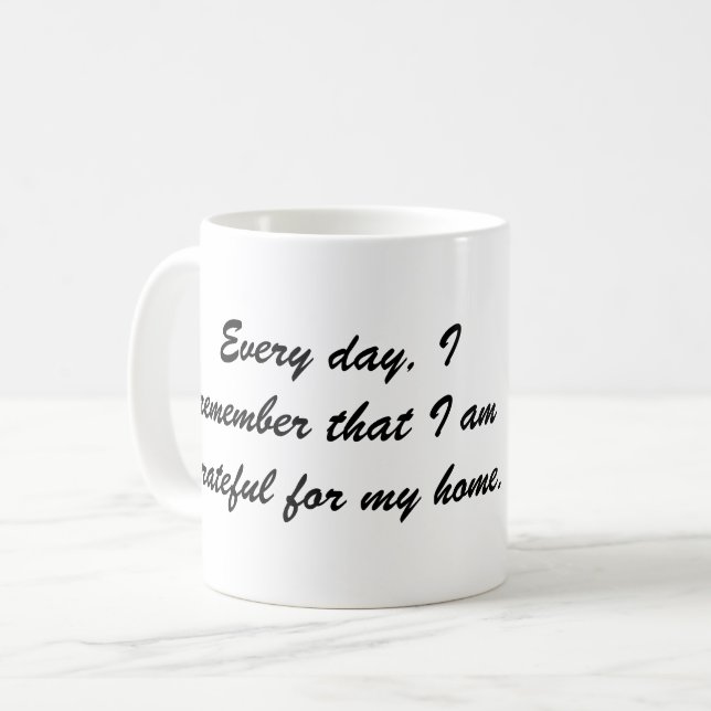 Happy betta fish enjoying his home kaffemugg (Framsida vänster)