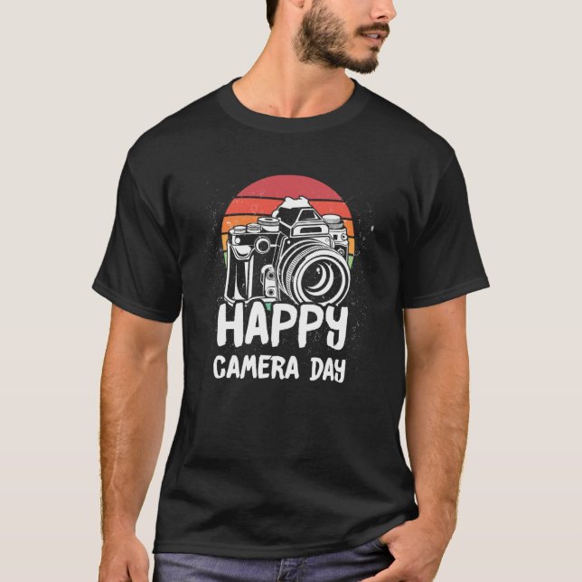 Happy Camera Day Photo  for Photographers and Phot T Shirt (Framsida)