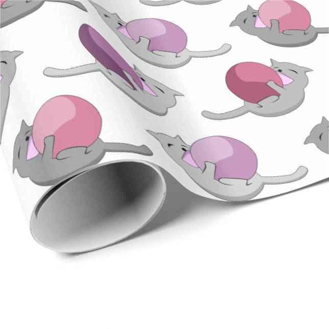 Happy Cute Cats Playing with Balls Presentpapper (Rullad Hörn)