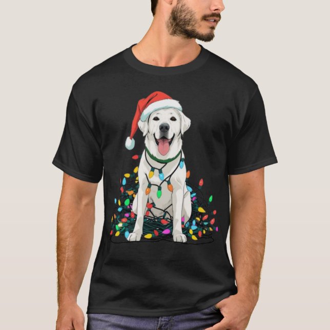 Happy Dog Tangled in Christmas Lights T-Shirt (Framsida)