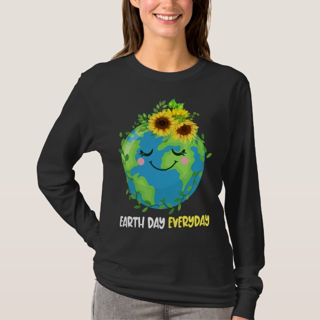 Happy Earth Day Everyday 2023 Earth Sunflower Save T Shirt (Framsida)