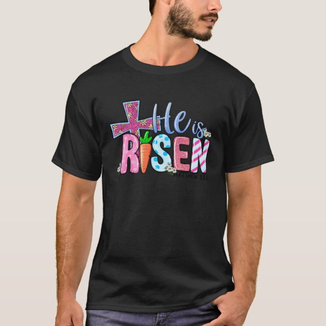 Happy Easter he is risen cross carrot Easter Day T Shirt (Framsida)
