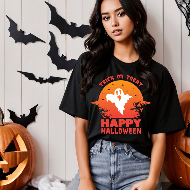 Happy halloween Bus eller godis T-Shirt (Skapare uppladdad)