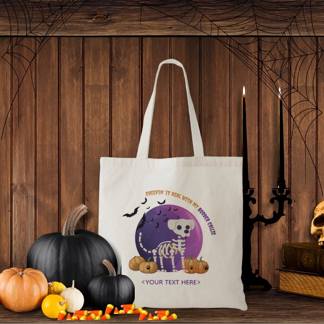 Happy halloween Bus eller godis ToteCandy Bag Tygkasse (Trick or Treat OR show up to the Halloween party in style. Represent your favorite dog breed!!)