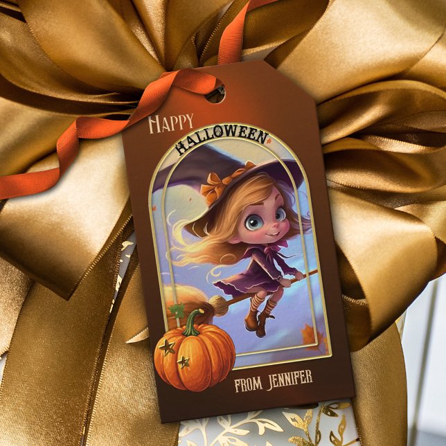 Happy halloween Cute Witch Pumpkin Presentetikett (A cute gift tag featuring a happy witch flying through the air to bring some goodies)