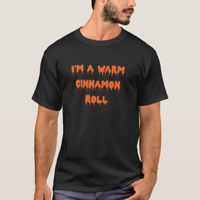 Happy halloween I är en Warm Cinnamon Roll Spooky  T Shirt (Framsida)