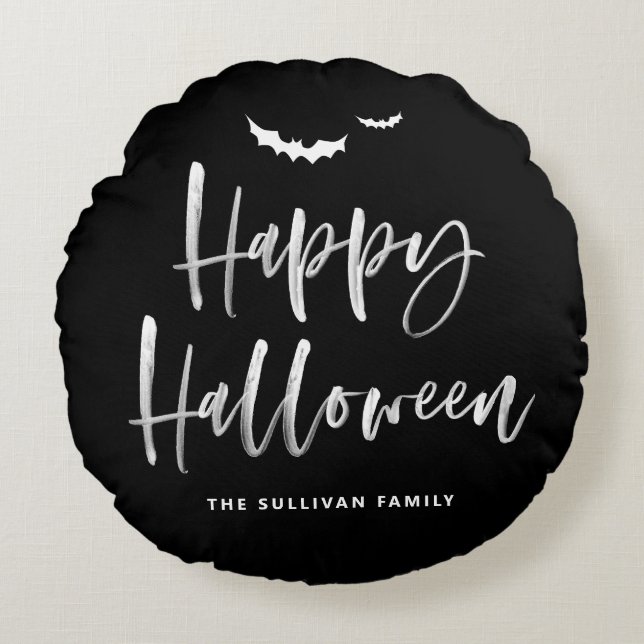 Happy halloween-penselbokstäver i svartvitt rund kudde (Framsidan)