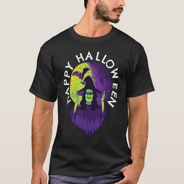Happy Halloween Spooky Witch and Vampire Bat in Fu T Shirt (Framsida)