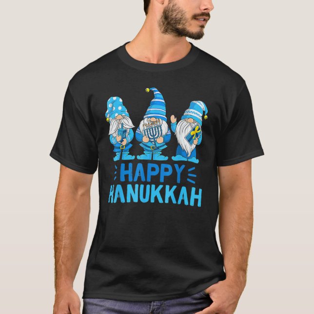 Happy Hanukkah 2022 Gnomes Menorah Dreidel Costume T Shirt (Framsida)