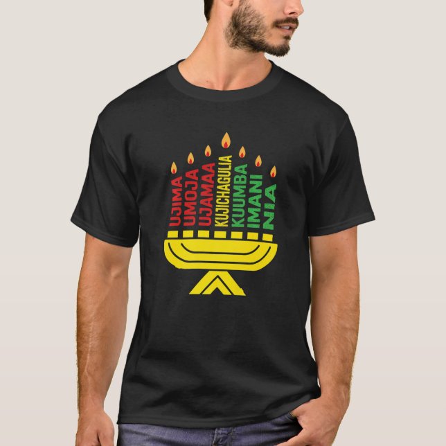 Happy Kwanzaa 7 principles Candles African Black C T Shirt (Framsida)