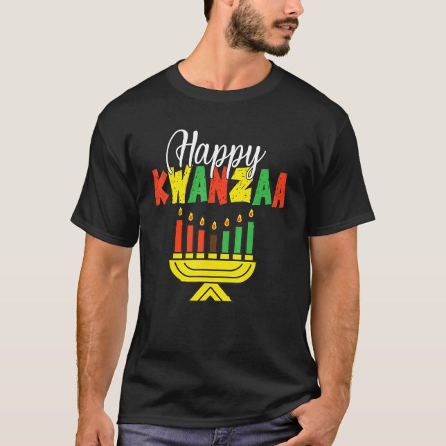 Happy Kwanzaa Candles African Black Culture Afro w T Shirt (Framsida)