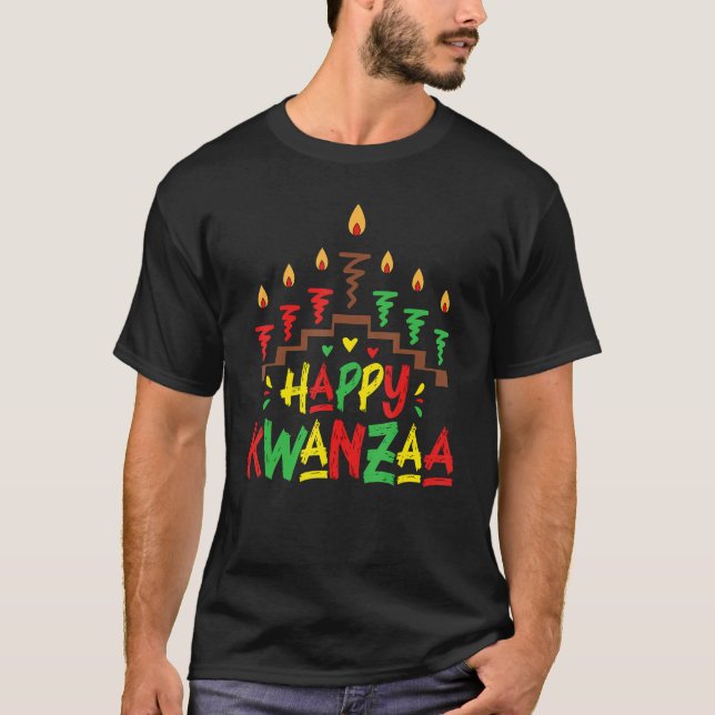 Happy Kwanzaa Candles African Black Culture Afro w T Shirt (Framsida)