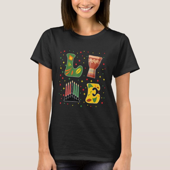 Happy Kwanzaa Drum Kinara Seven Candles Africa Cel T Shirt (Framsida)