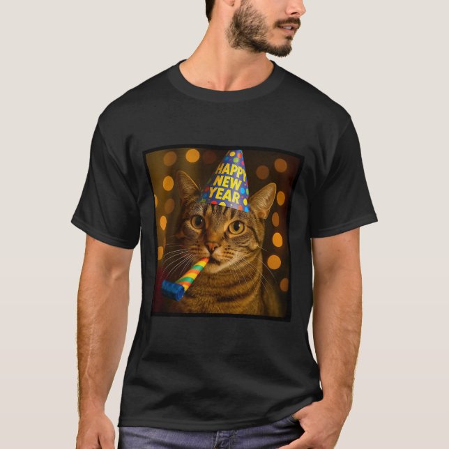 Happy New Year Cat Funny Party Hat Feline Meme Cel T Shirt (Framsida)