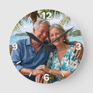 Happy Senior Couple Beach Vacation Decor Rund Klocka