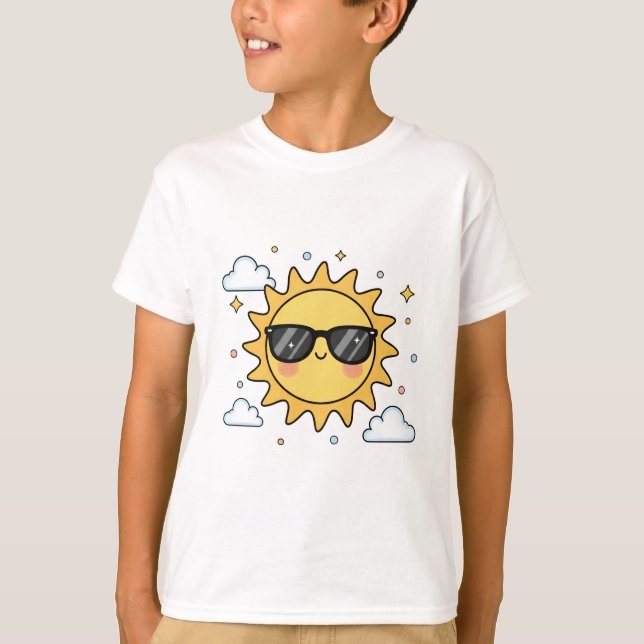 Happy Smiling Sun Cartoon - Minimalist Kawaii Suns T Shirt (Framsida)