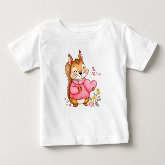 Happy Squirrel With Pink Sweater Hold A Heart T Shirt (Framsida)