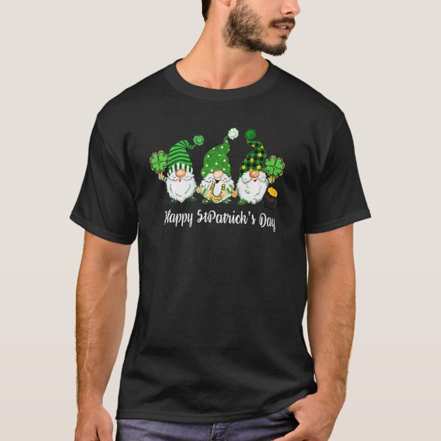 Happy St Patrick Day Cute Gnome Lucky Shamrock Leo T Shirt (Framsida)
