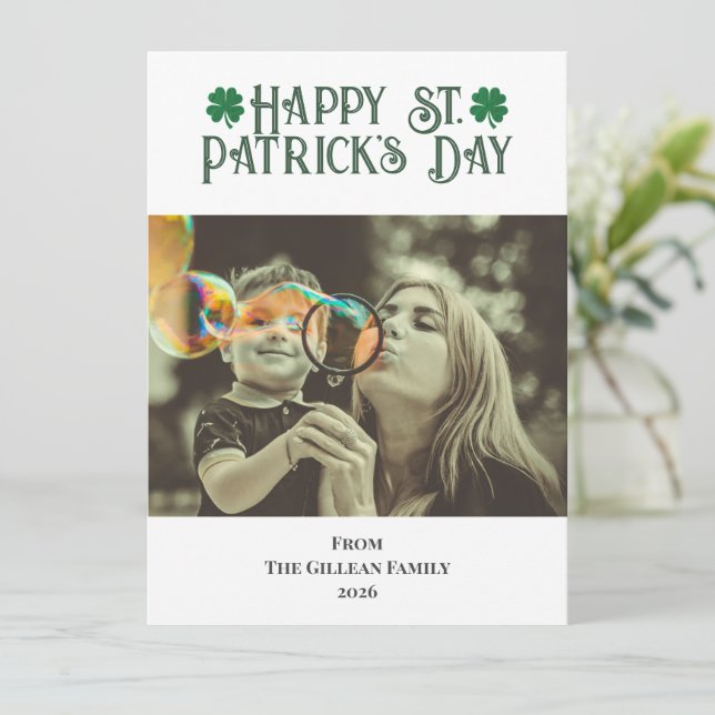 Happy St. patrick's day Shamrocks family photo  Julkort (Stående Fram)