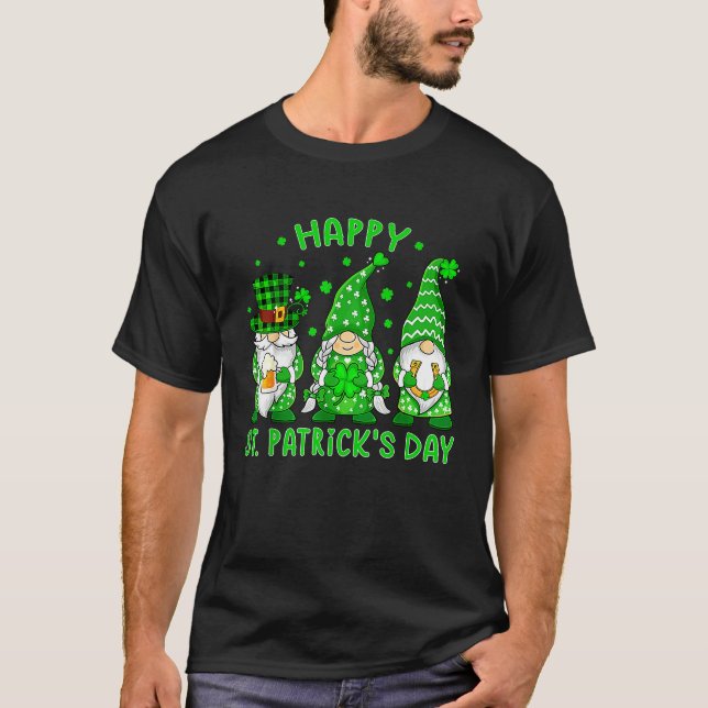 Happy St Patrick's Day Three Gnomes Shamrock Boys  T Shirt (Framsida)