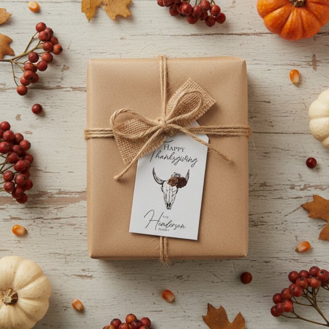 Happy thanksgiving Blommigt Cow Skull Fall Harvest Presentetikett (Rustic Happy Thanksgiving Gift Tags. Floral Cow Skull & Horns, Roses Illustration. Elegant Pattern)