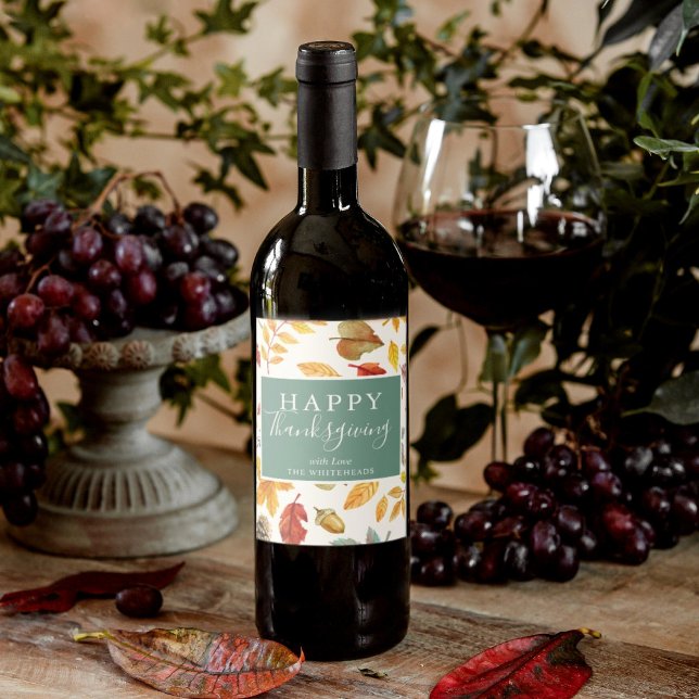Happy thanksgiving - höst, vattenfärg Mönster Vinflaska Etikett (Happy Thanksgiving wine label with a fall leaf pattern in the background perfect for your feast.)