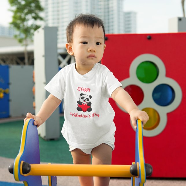 Happy Valentine's Day Cute Panda With Heart T Shirt (Skapare uppladdad)
