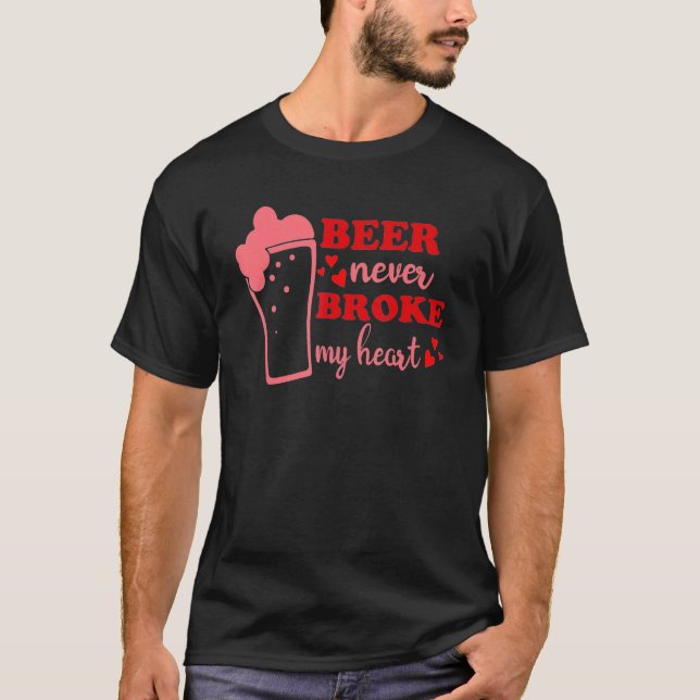 Har aldrig Fattigt min hjärtstillande öl Rosa Älsk T Shirt (Framsida)