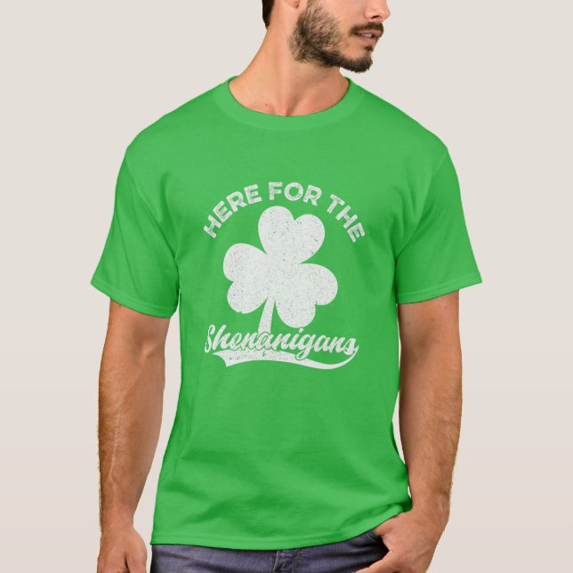 Här för Shenanigans St patricks day Shamrock T Shirt (Framsida)
