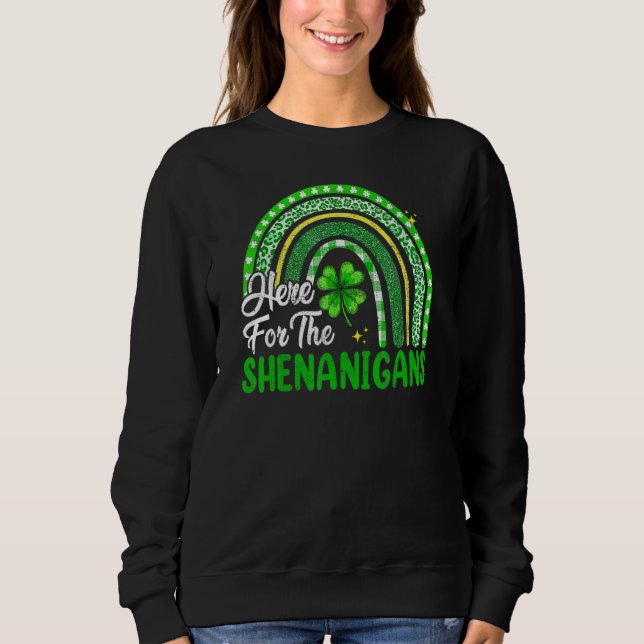 Här för St patrick's day för henanigans Rainbow T Shirt (Framsida)