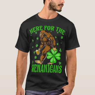 Här för St patrick's day Shenanigans Bigfoot T Shirt