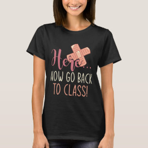 Här går du tillbaka till Roligt- och sjuksköterske T Shirt