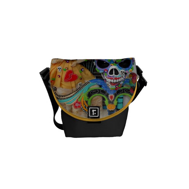 "Har jag en apa på mitt tillbaka ", Messenger Bag (Framsidan)