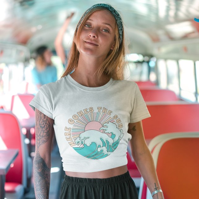 Här Kom Sol T Shirt (Skapare uppladdad)