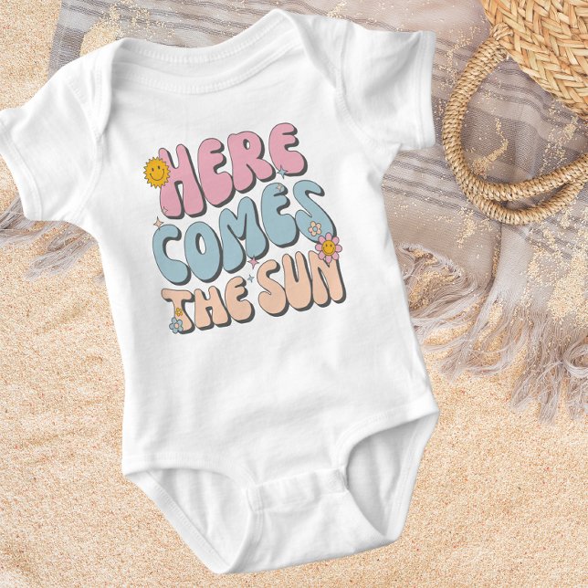 Här kommer Bodykosten Sol Baby T Shirt (Skapare uppladdad)