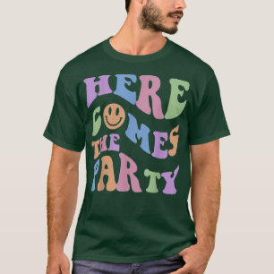 Här kommer bruden Bröllopsring Bärare Blomsterflic T Shirt