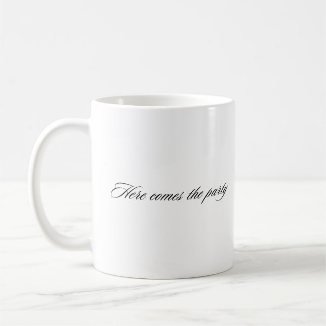 Här kommer brudtärnan på festen kaffemugg (Vänster)