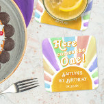 Här kommer den! Retro Boho Sol 1:a födelsedag Underlägg Papper Kvadrat<br><div class="desc">Fira i stil med trendiget 1:a födelsedag party pappra underlägg. Den här utformningen är enkel att anpassa med din speciella händelsetext och dina gäster blir glada när de ser dessa fantastiska underlägg. Matchande objekt finns i samlingen.</div>