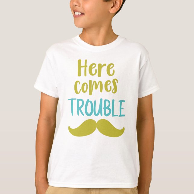 Här kommer problem, Mustache, Mustache T Shirt (Framsida)