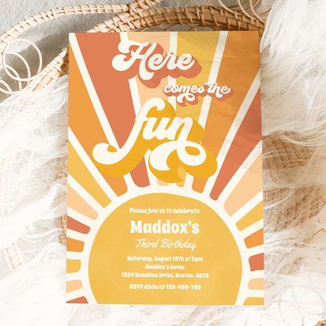 Här kommer Roligten Boho Sunshine-Födelsedagsfeste Inbjudningar (Skapare uppladdad)