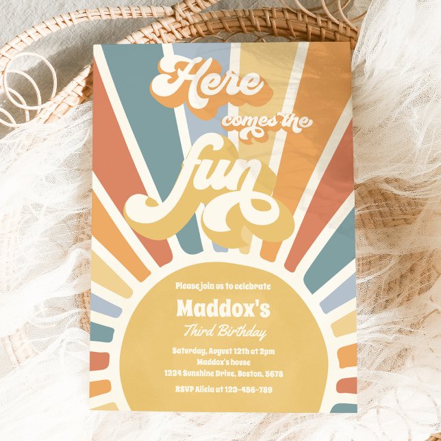 Här kommer Roligten Boho Sunshine-Födelsedagsfeste Inbjudningar (Skapare uppladdad)