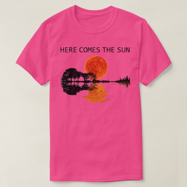 Här kommer Sol Guitar Shadow Vatten Retro Sunse T Shirt (Design framsida)